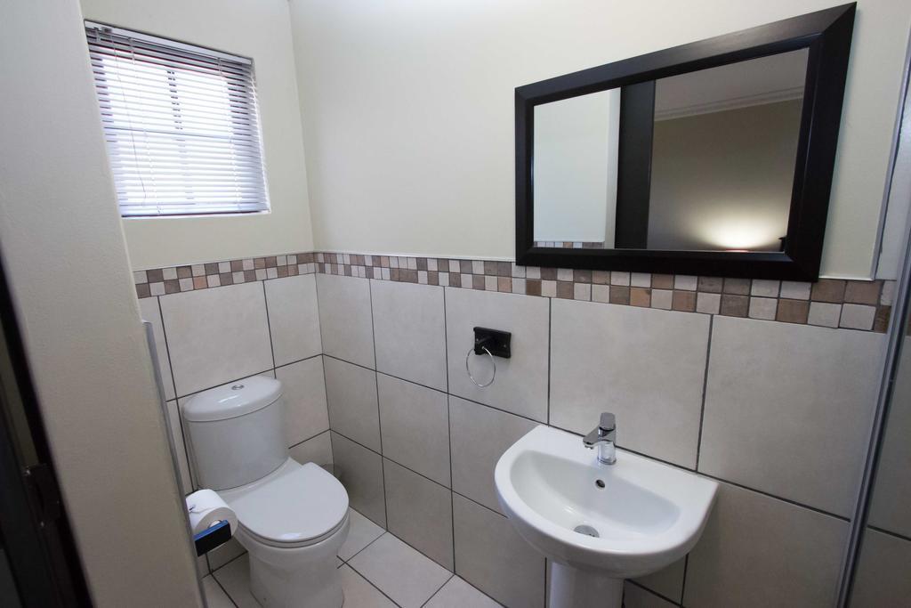 The Nightingale Guesthouse Bloemfontein Habitación foto