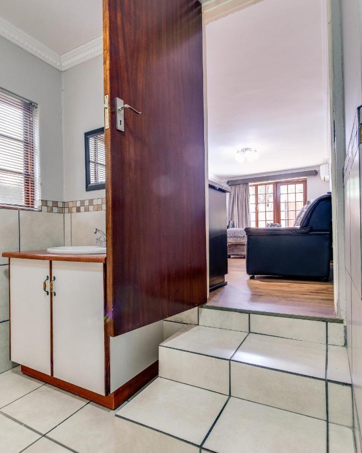The Nightingale Guesthouse Bloemfontein Exterior foto